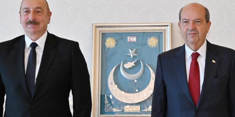 KKTC Cumhurbaşkanı Tatar, Aliyev ile bir ortaya geldi