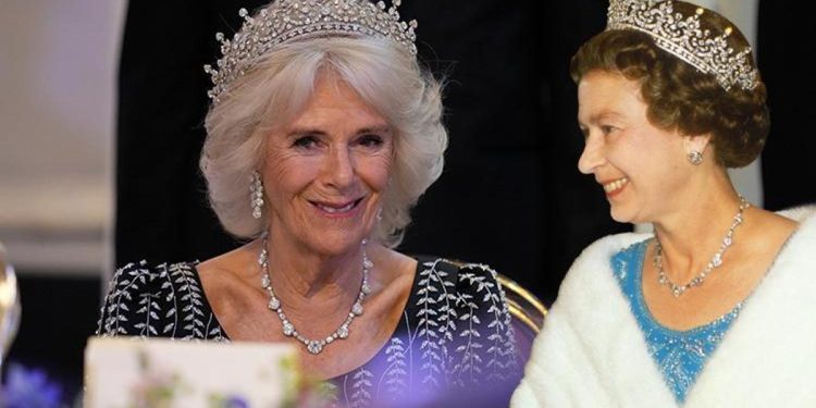 Kraliçe öldü, en sevdiği taç ona kaldı… Sence de biraz ivedi olmadı mı Camilla!