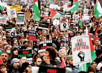 Londra’da 100 bin kişi Filistin için yürüdü
