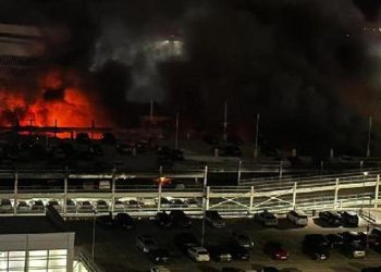 Luton Havaalanı’nda korkutan yangın