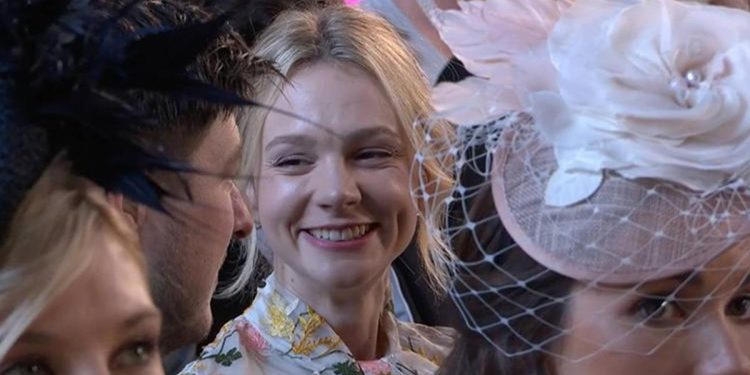 Mektup arkadaşlığıyla başlayan öykü keyifli sonla bitti… Üç çocuklu çift evliliklerini ‘iki hafta’ kuralıyla ayakta tutuyor