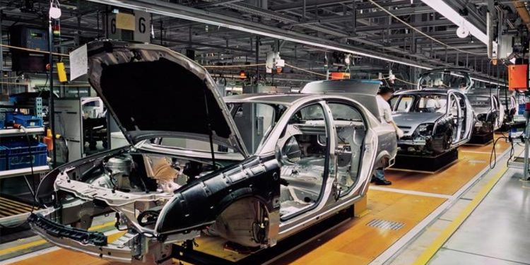 Otomotiv devleri acımıyor! Greve gidenler işsiz kalıyor