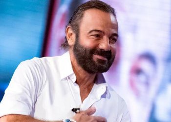 Oyuncu Kerem Alışık İtalyanca şiirle mest etti