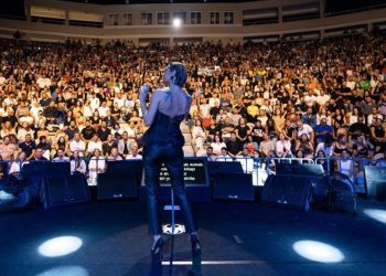 Sıla sevgisi merdivenlere taştı