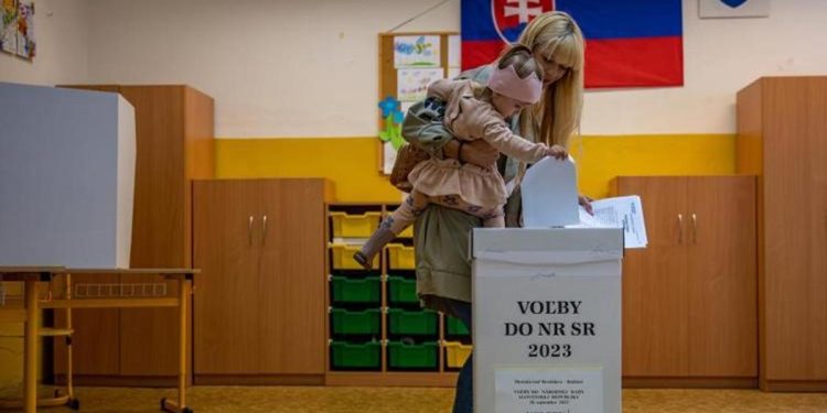 Slovakya sandık başında!