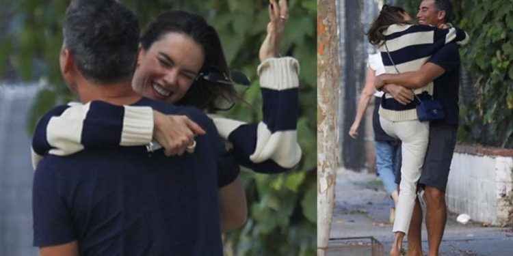 Sokak ortasında hasret giderdiler… Duvardaki pantolonun sahibi de ortaya çıktı!