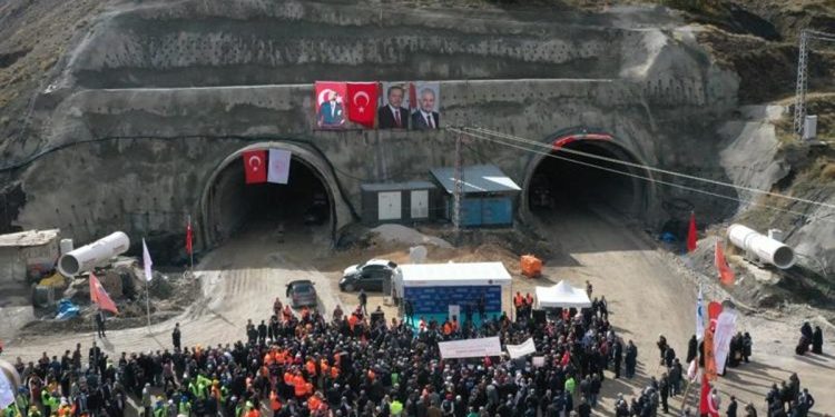 Sünebeli Tüneli’nde ışık göründü! Seyahat 20 dakika kısalacak