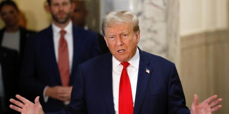 Trump sivil dolandırıcılık davasında mahkemeyi terk etti