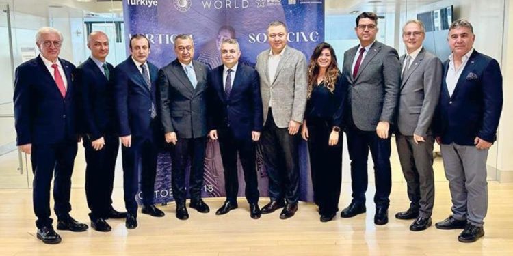 Türk dokuma ve hazır giysi kesimi New York’a çıkarma yaptı: Gayede güçlü Amerikalılar var