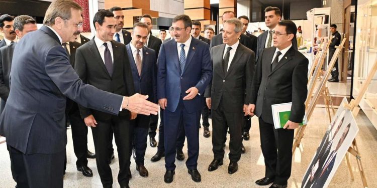 Türkmenistan ile ticareti artırmada kararlılık vurgusu