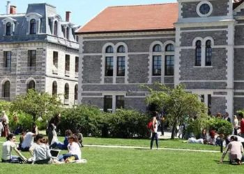 Üniversitede birinci hafta yoklama alınır mı?