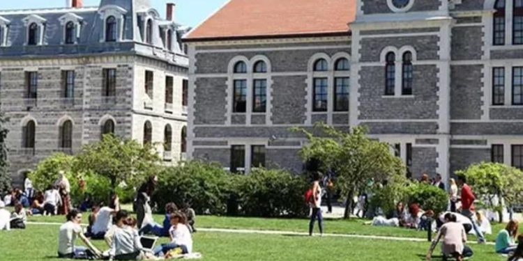 Üniversitede birinci hafta yoklama alınır mı?