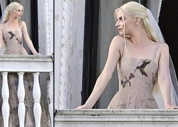 Ünlü oyuncu uzaktaki sevgilisine kavuştu. Kalbindeki kuşlar gelinliğine uçtu!