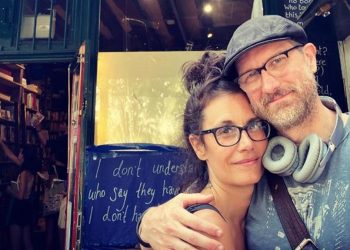 Ünlü yıldızdan bir makus haber daha…  Geçen yıl beyin anevrizması geçirmişti… Artık de kansere yakalandı, ne acı ki tedavi parası yok!