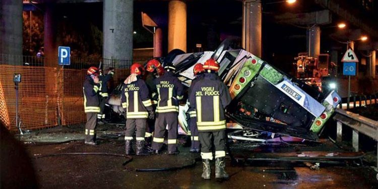 Venedik’te otobüs faciası: 21 meyyit