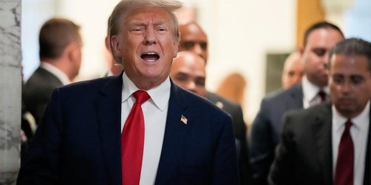 Yargıçtan Trump’a mahkeme çalışanı hakkında konuşma yasağı