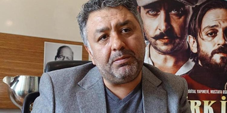 Yasaklı sinemaya teknede gösterim!