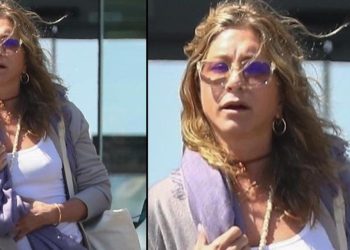 Yaşıtları birer birer emekli oluyor… Mesleğinin en çıplak sahnesi için kamera karşısına geçti