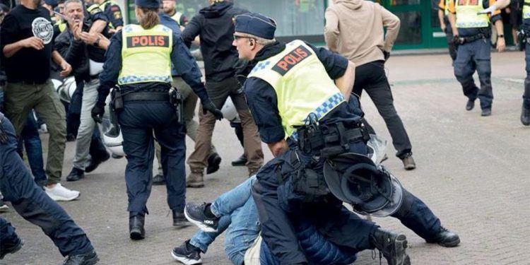 Yeniden İsveç tekrar Momika… Kuran-ı Kerim’e nahoş akın