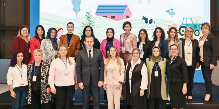 Ziraî üretimde bayan tesiri… İş Bankası’ndan Dünya Çiftçi Bayanlar Günü’ne özel aktiflik