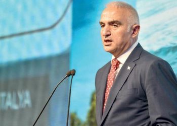 10 ayda 50 milyon turist geldi