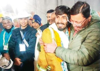 17 gün sonra gün ışığına kavuştular