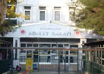 “TOKİ’den kurasız ev” vaadiyle annesi dahil 33 kişiyi dolandırdı