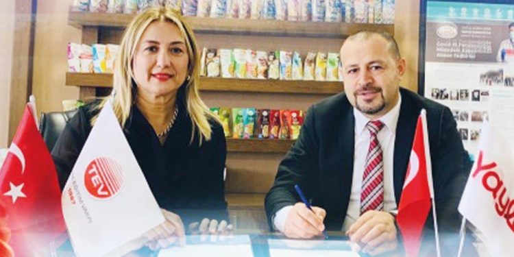 25 kız öğrenciye burs takviyesi verecek