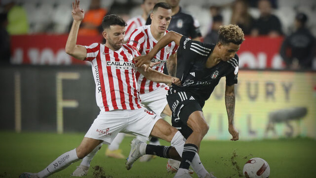 Beşiktaş deplasmanda Antalyaspor’a mağlup oldu