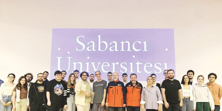 Afet farkındalığı için ders verecek