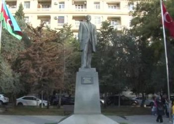 Atatürk 85. vefat yıl dönümünde Azerbaycan’da anıldı