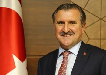 Bakan Bak açıkladı! Teknolojik aygıt ve internet dayanağı müracaatları başladı