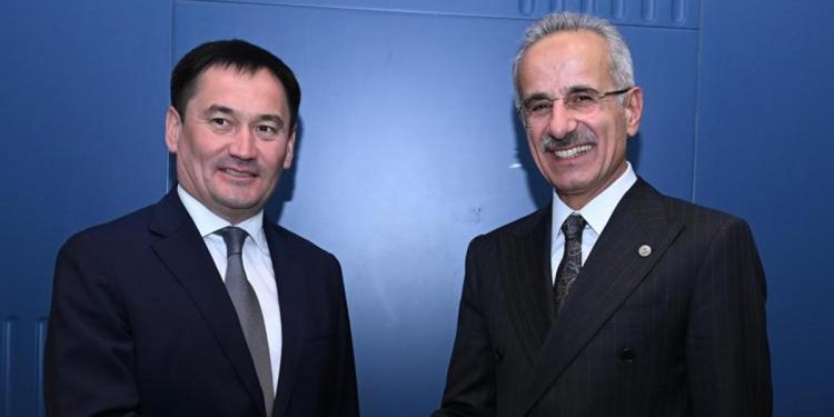Bakan Uraloğlu Özbekistan’da: İşbirliğine hazırız