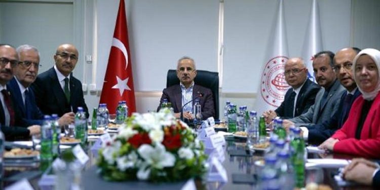 Bakan Uraloğlu’ndan Ankara-Bursa süratli tren çizgisi şantiyesinde inceleme