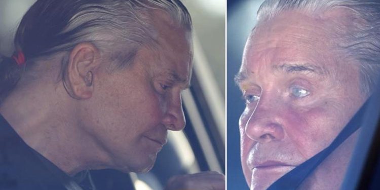 Bir vakitler sahnede “ateş parçası’ üzereydi…Elden ayaktan düştü: Onu pamuklara sarıp sarmalıyorum, zira çok seviyorum