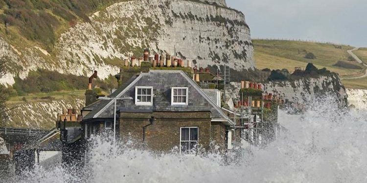 Ciaran Fırtınası Avrupa’yı vurdu!
