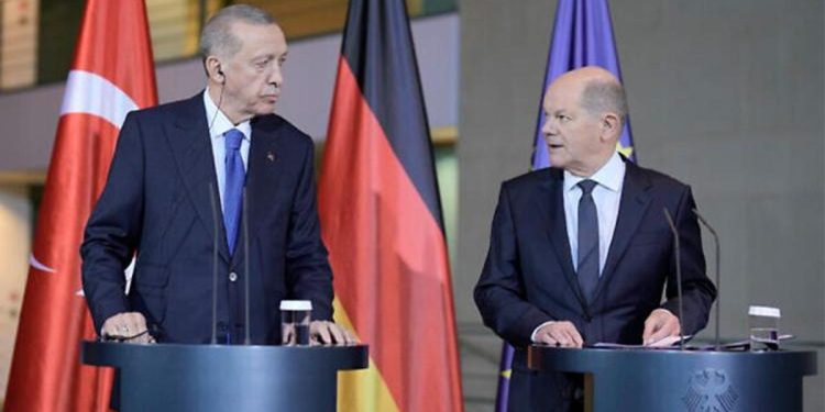 Cumhurbaşkanı Erdoğan’ın kelamları dünyada bu türlü yankılandı: Başbakanlık ofisinde Almanya’ya ihtarlarda bulundu