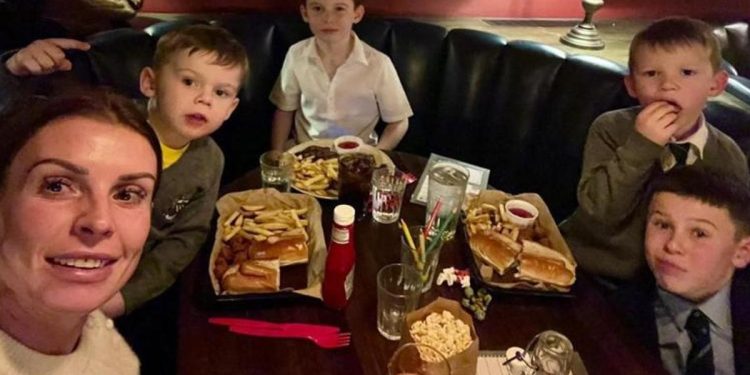 Dört bebeğimi doğururken babam da daima yanımdaydı: Biz bir aileyiz, her şartta beraberiz