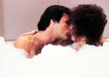 Efsane oyuncu o sahneyi anlattı: Dudaklarımı ondan kurtaramadım… Kan aktığına bile inanmadı