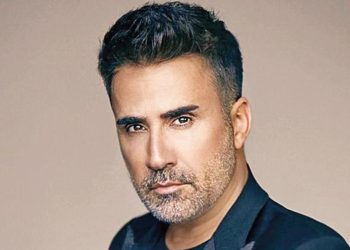 Emrah yaptığı yatırımlarla dikkat çekiyor… Konser ödemesi pırlanta taş!