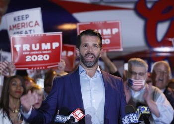 Eski ABD Lideri Trump’ın oğlu dolandırıcılık teziyle hakim karşısında