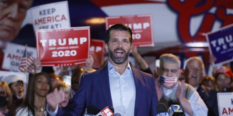 Eski ABD Lideri Trump’ın oğlu dolandırıcılık teziyle hakim karşısında