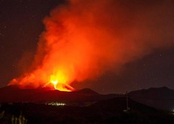 Etna Yanardağı faaliyete geçti