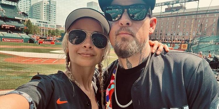 Evlilikleri gül bahçesi üzere değil… Karısına kraliçem diye sesleniyordu… Ünlü çiftten terapi itirafı