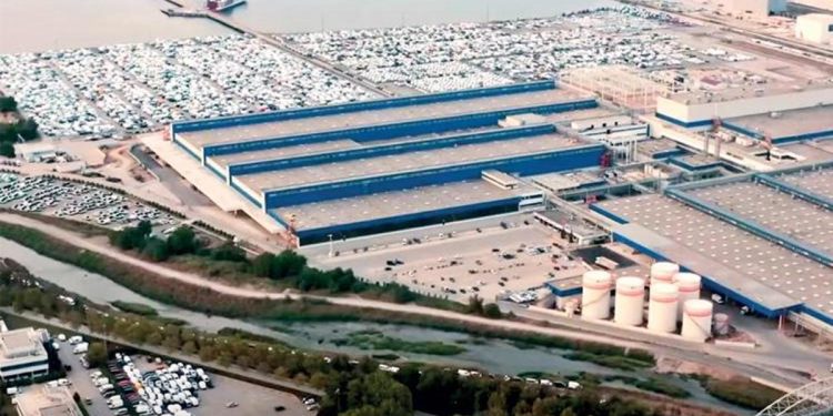 Ford Otosan elektrikli araçlar da üreteceği fabrikasını yeniledi: Ticari aracın ‘Yeniköy’ü