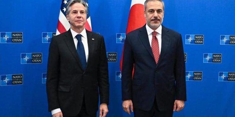 Hakan Fidan ABD Dışişleri Bakanı Antony Blinken ile bir ortaya geldi