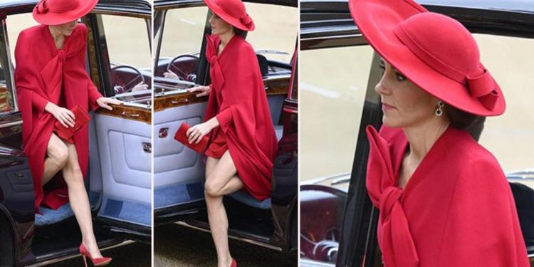 Herkes arabadan inişine takıldı fakat… İncelikli politik iletisini bu türlü vermiş!