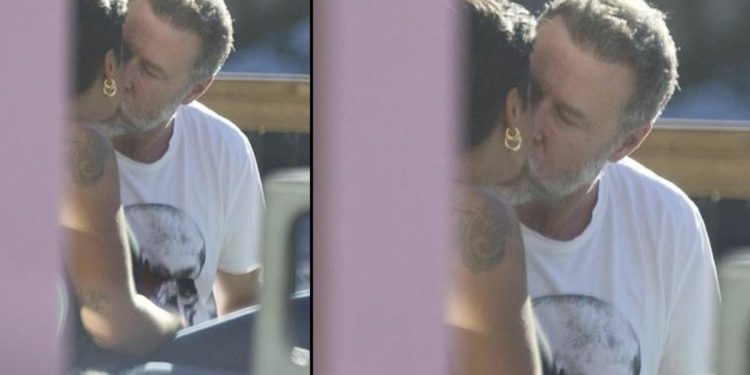 İkisinin de beş kuruşu kalmadı… Sokaklarda öpüşerek intikam alıyorlar