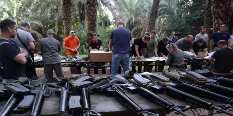 İsrail’de 120 bin sivil silah ruhsatına başvurdu