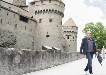 İsviçre’de bir birinci: Parkinson hastası nöroprotez ile tekrar yürümeye başladı